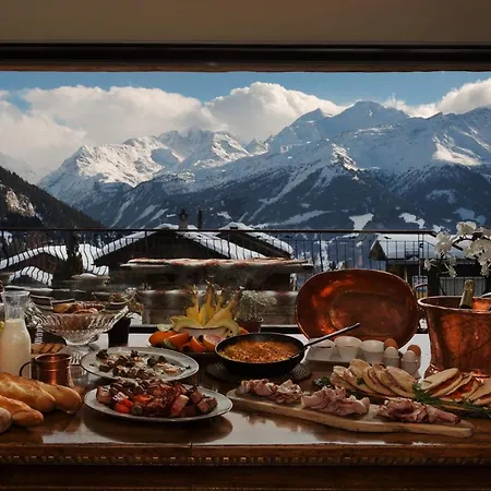 Chalet Wonderful Views To The Valley And Of Neighbouring Mountain Peaks *